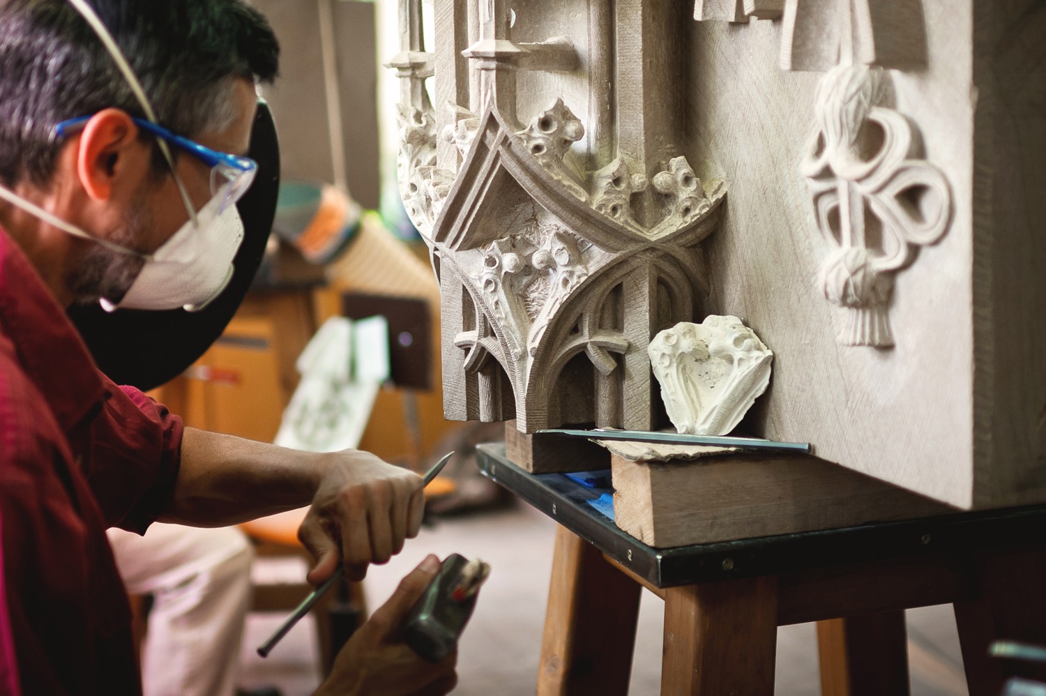 Vincent Cousquer, sculpteur, Meilleur Ouvrier de France et historien de l'art, crédit : F.OND, photo : Simon Woolf